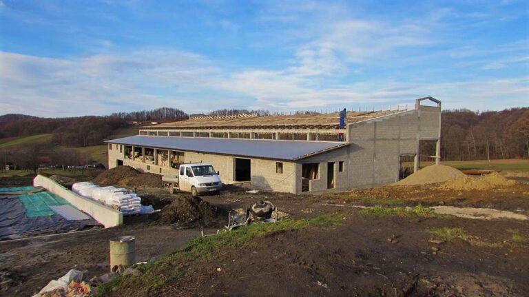 FARMA ZA KRAVE ŠAINOVIĆ